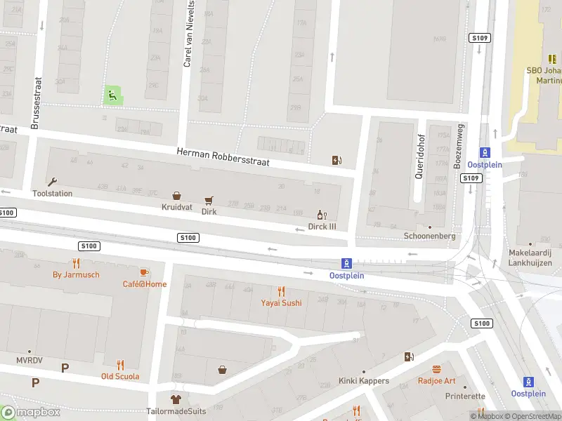 Ambulance met grote spoed naar de Goudsesingel in Rotterdam