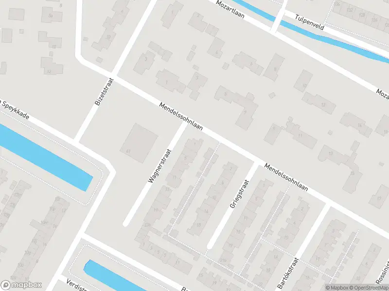 Ambulance met gepaste spoed naar de Wagnerstraat in Castricum