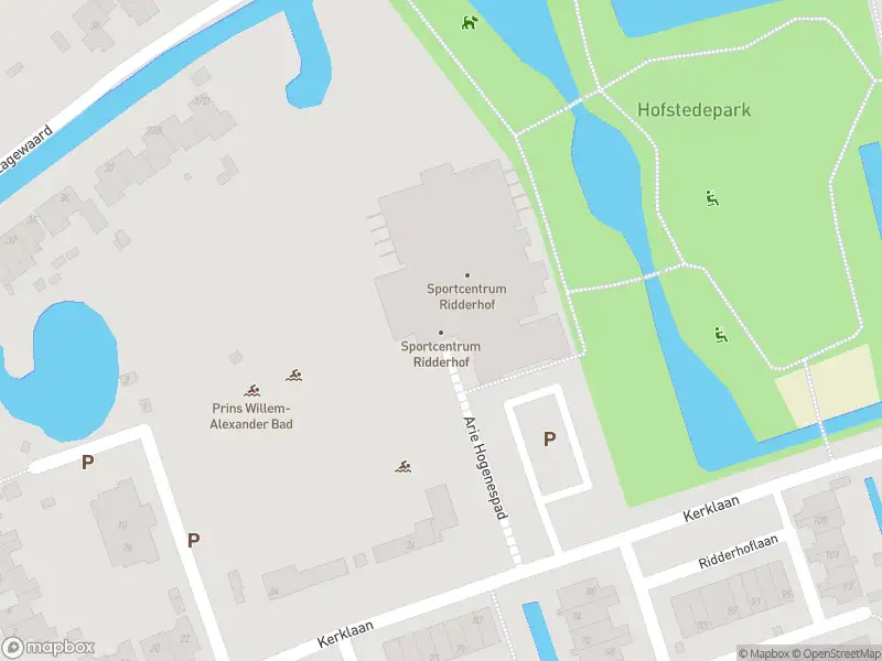 Ambulance met gepaste spoed naar de Arie Hogenespad in Koudekerk aan den Rijn