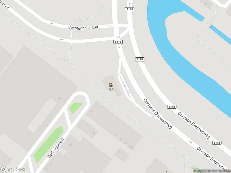 Ambulance met gepaste spoed naar de Cornelis Douwesweg in Amsterdam