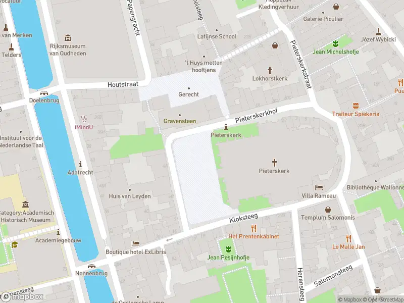 Ambulance met gepaste spoed naar de Janvossensteeg in Leiden