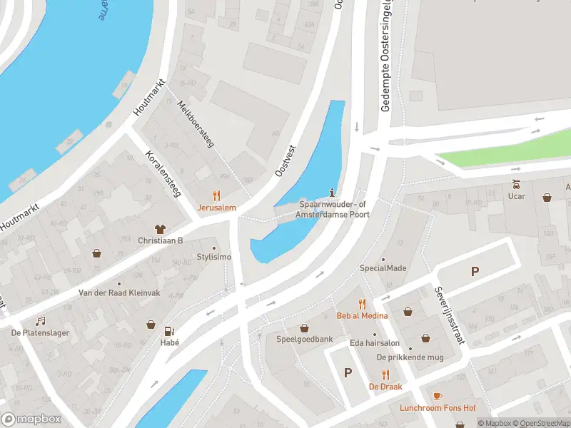 Brandweer met gepaste spoed naar de Amsterdamse Poort in Haarlem