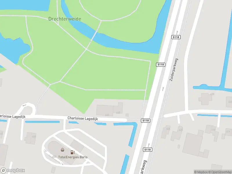 Ambulance met grote spoed naar de Charloisse Lagedijk in Rotterdam