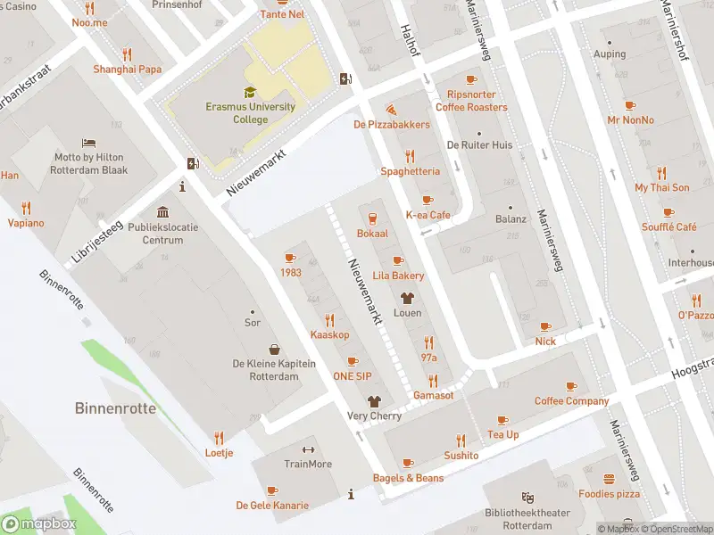 Ambulance met grote spoed naar de Nieuwemarkt in Rotterdam