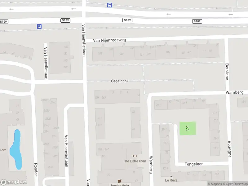 Ambulance met grote spoed naar de Gageldonk in Amsterdam