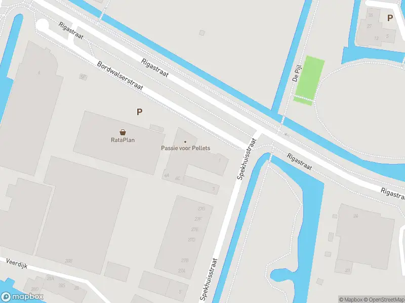 Ambulance met grote spoed naar de Bordwalserstraat in Wormer