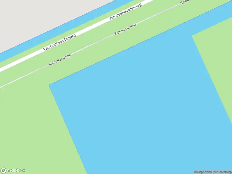 Ambulance met grote spoed naar de Zuideinde in Zevenhuizen