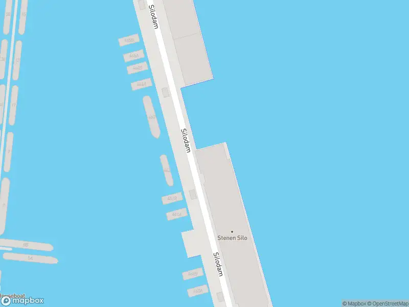 Ambulance met grote spoed naar de Silodam in Amsterdam