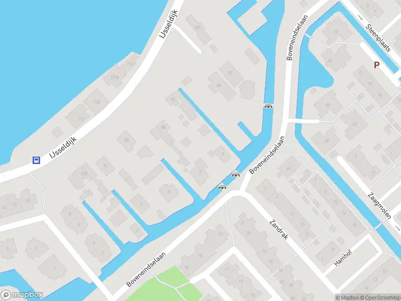 Ambulance met grote spoed naar de Boveneindselaan in Krimpen aan den IJssel