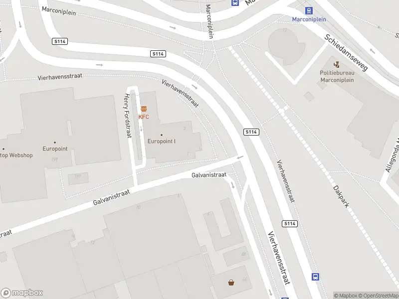 Ambulance met grote spoed naar de Marconistraat in Rotterdam