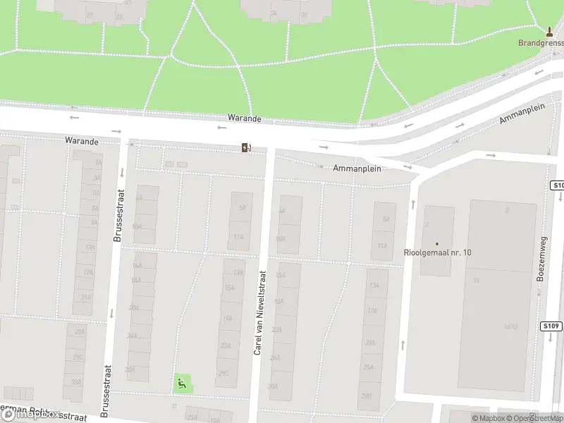 Ambulance met grote spoed naar de Carel van Nieveltstraat in Rotterdam