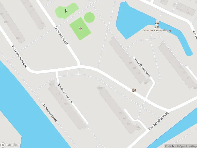 Ambulance met gepaste spoed naar de Van Adrichemweg in Rotterdam
