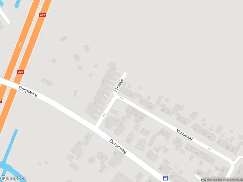 Ambulance met gepaste spoed naar de Vlietstraat in Hoogblokland