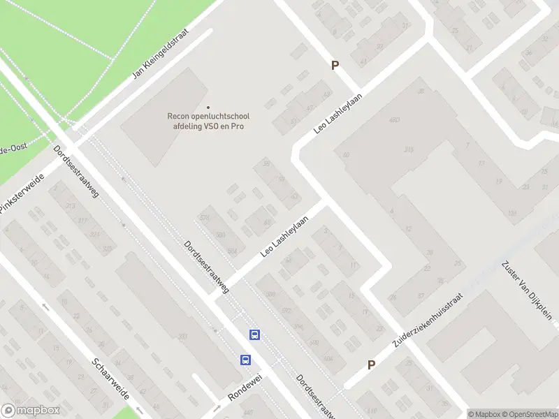 Ambulance met grote spoed naar de Leo Lashleylaan in Rotterdam