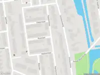 Ambulance met gepaste spoed naar de Populierenlaan in Schiedam