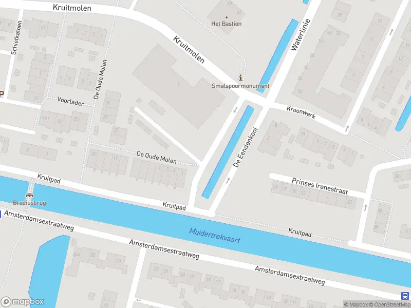 Brandweer met grote spoed naar de Prinses Beatrixstraat in Muiden vanwege waarnemen gaslucht