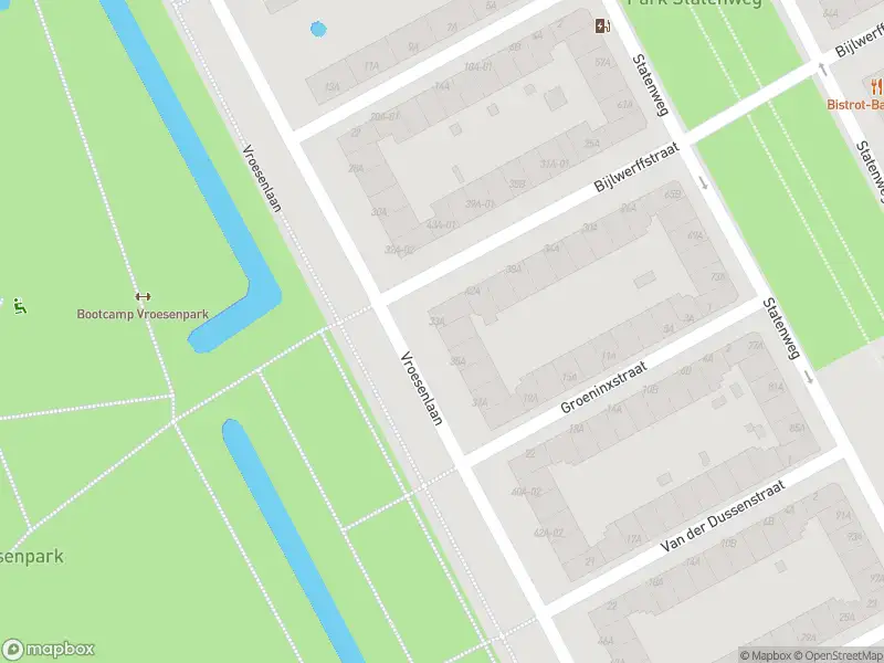 Ambulance met grote spoed naar de Vroesenlaan in Rotterdam