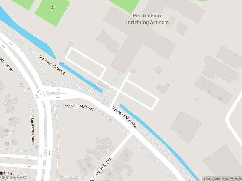 Brandweer met gepaste spoed naar de Ir. Molsweg in Arnhem