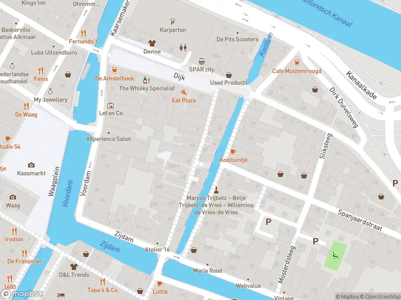 Ambulance met gepaste spoed naar de Achterdam in Alkmaar