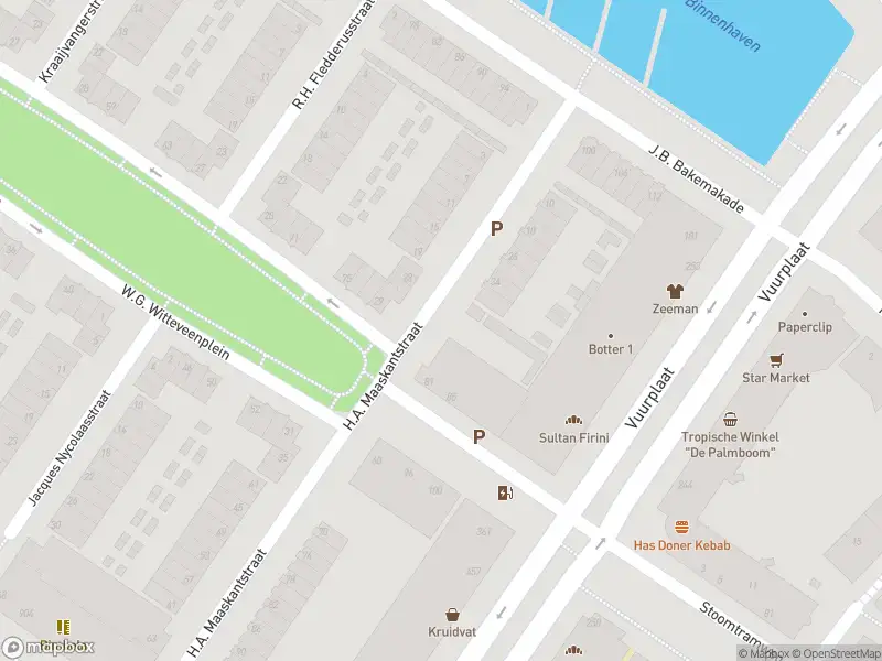 Ambulance met gepaste spoed naar de H.A. Maaskantstraat in Rotterdam