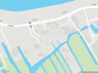 Ambulance met grote spoed naar de Lekdijk in Nieuw-Lekkerland