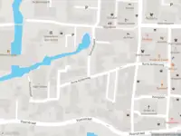 Ambulance met grote spoed naar de Korte Achterweg in Lekkerkerk