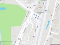 Brandweer met gepaste spoed naar de Stationsplein in Assen vanwege een liftopsluiting