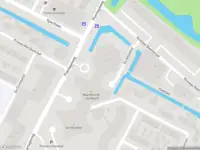 Ambulance met gepaste spoed naar de Nicolaas Beetsstraat in Alblasserdam