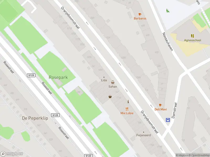 112 melding Ambulance met grote spoed naar de Oranjeboomstraat in Rotterdam