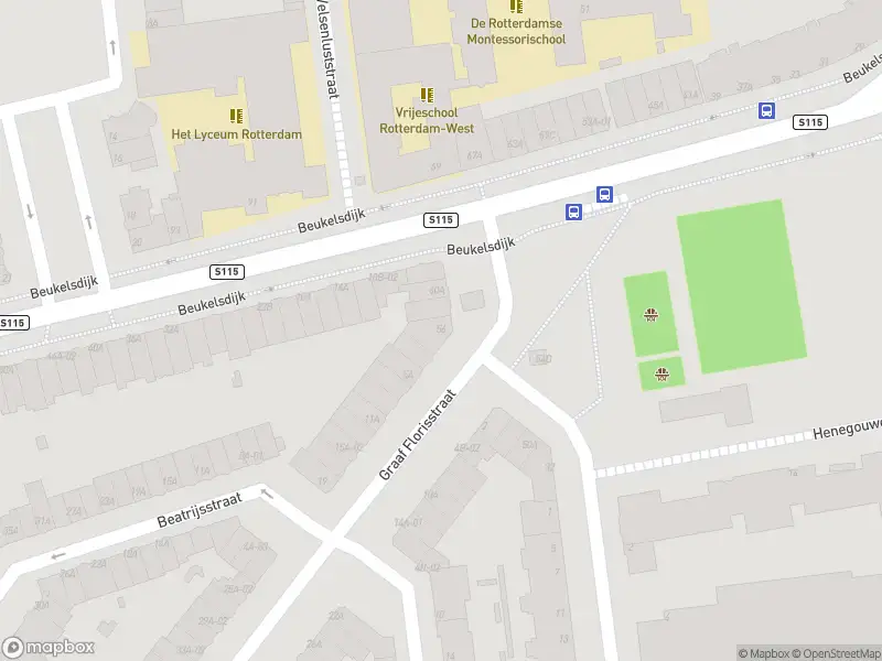 Ambulance met grote spoed naar de Henegouwerplein in Rotterdam