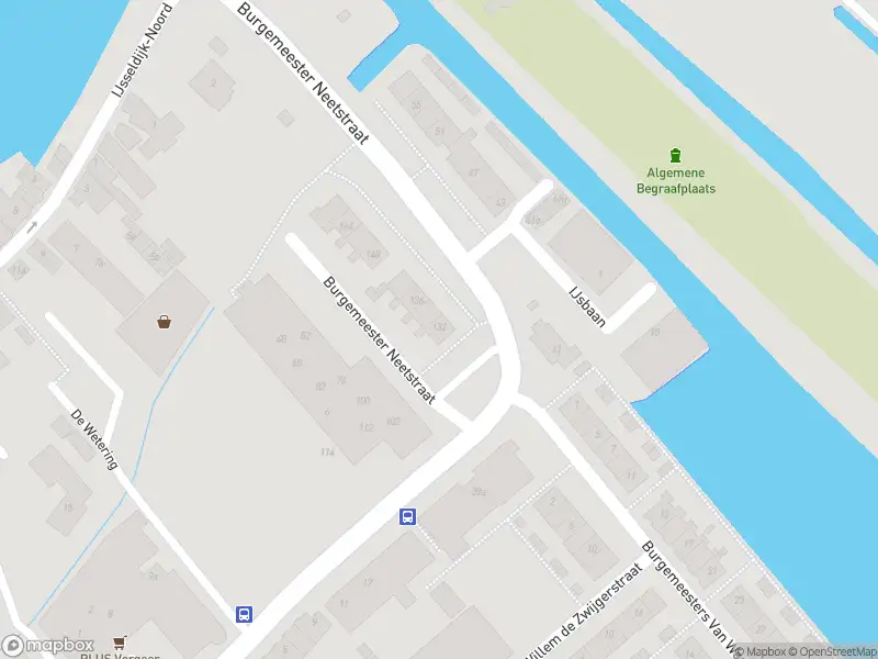 Ambulance met gepaste spoed naar de Burgemeester Neetstraat in Ouderkerk aan den IJssel