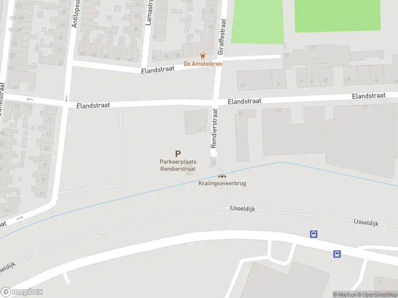 Brandweer met gepaste spoed naar de Rendierstraat in Rotterdam vanwege middelgrote brand