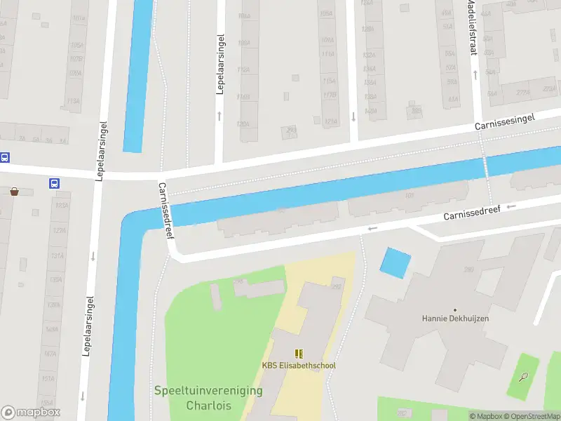 Ambulance met gepaste spoed naar de Carnissedreef in Rotterdam