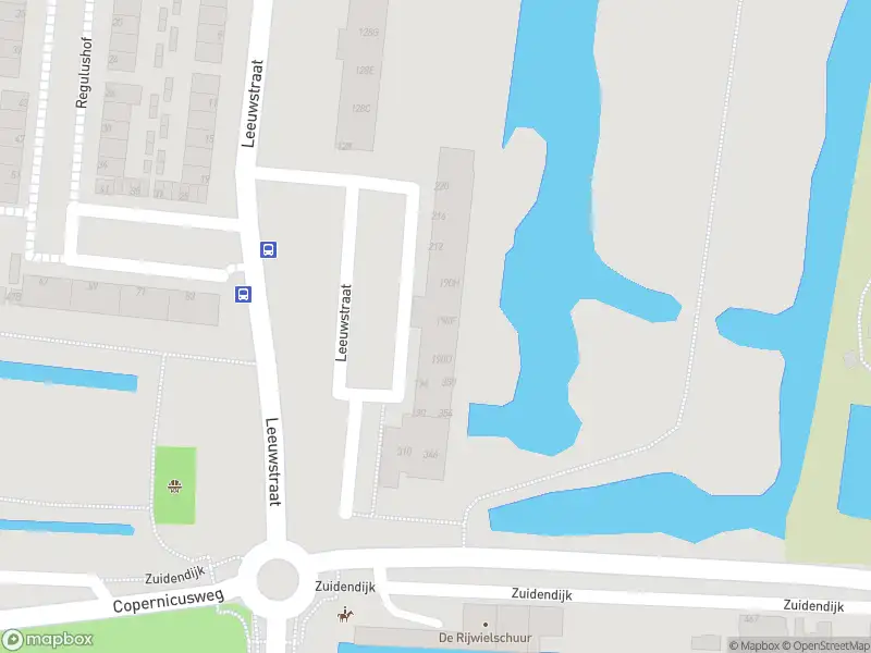 Ambulance met gepaste spoed naar de Leeuwstraat in Dordrecht