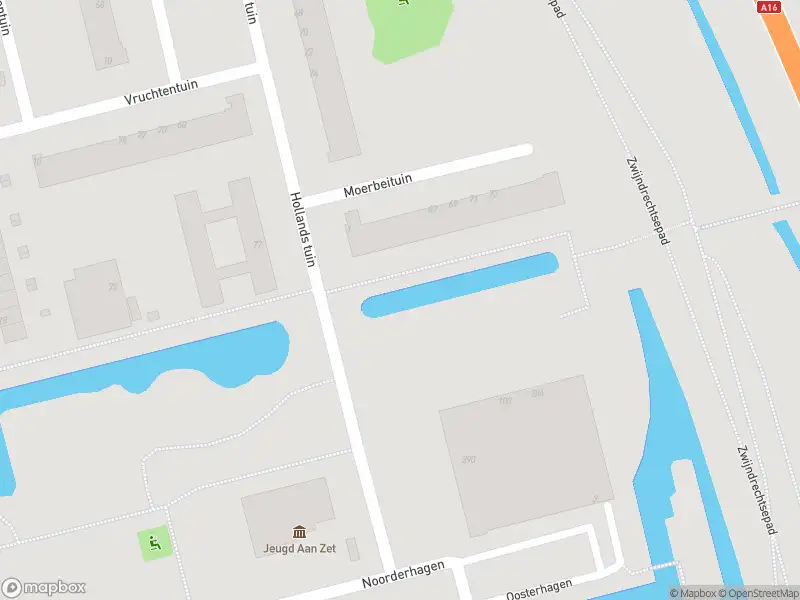 Ambulance met grote spoed naar de Hollands tuin in Rotterdam