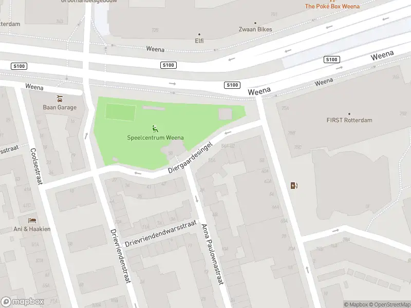 Ambulance met gepaste spoed naar de Diergaardesingel in Rotterdam