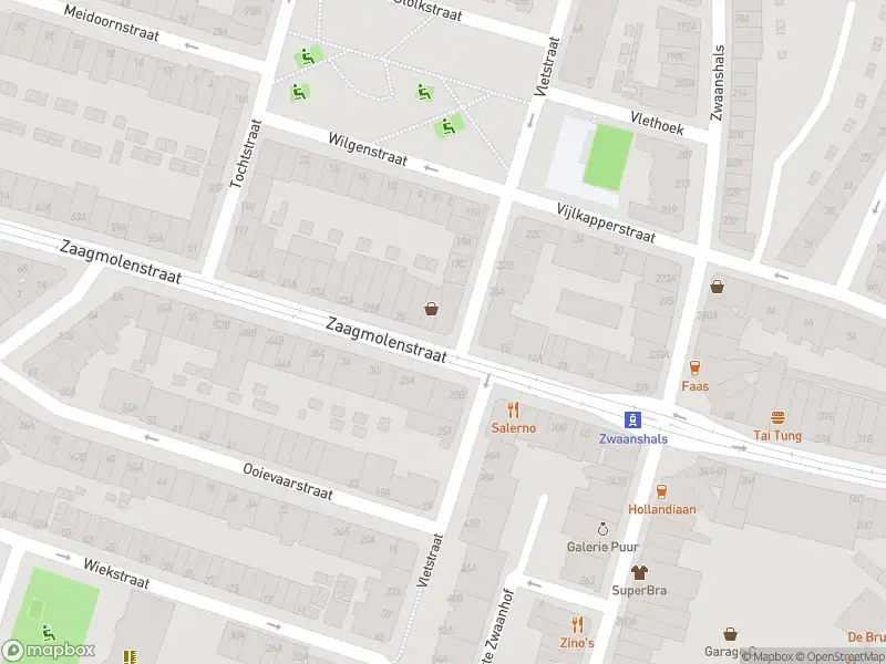 Ambulance met grote spoed naar de Zaagmolenstraat in Rotterdam