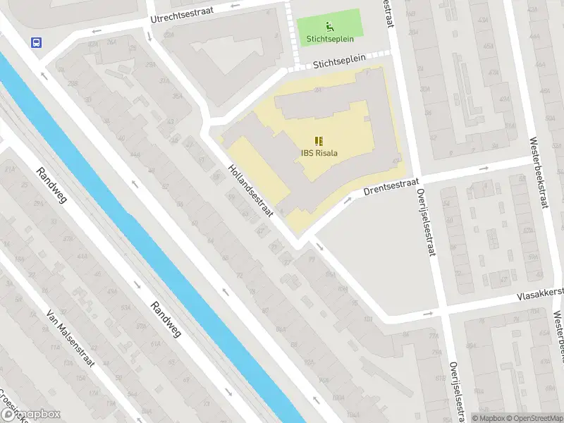 Ambulance met gepaste spoed naar de Limburgsestraat in Rotterdam