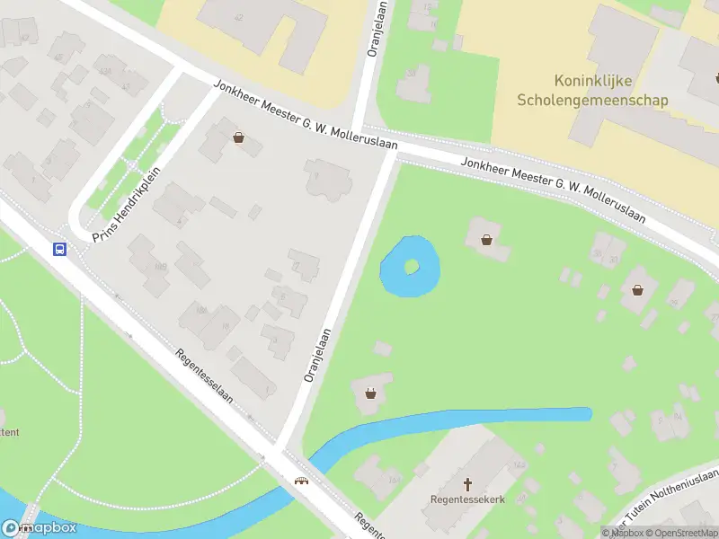 Brandweer met grote spoed naar de Oranjelaan in Apeldoorn vanwege gebouwbrand