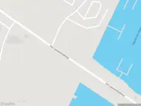 Ambulance met gepaste spoed naar de Van Leeuwenhoekweg in Dordrecht