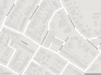 Ambulance met grote spoed naar de Vijverhof in Meerkerk