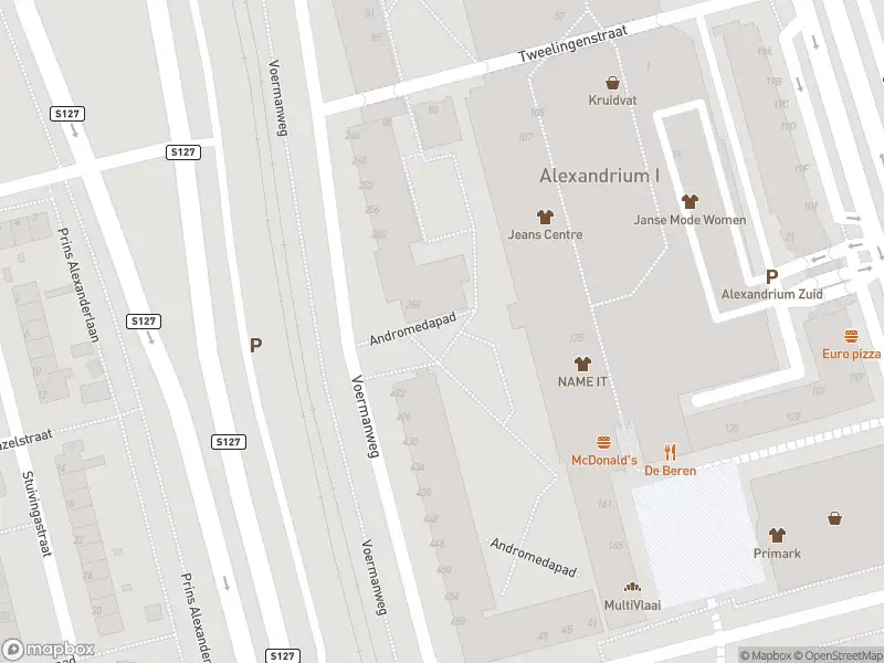 Ambulance met grote spoed naar de Voermanweg in Rotterdam