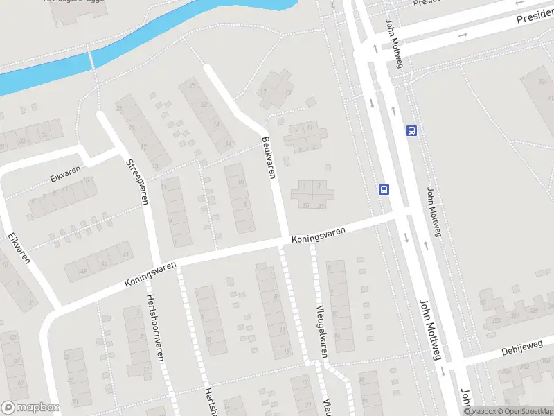 Ambulance met grote spoed naar de Beukvaren in Rotterdam