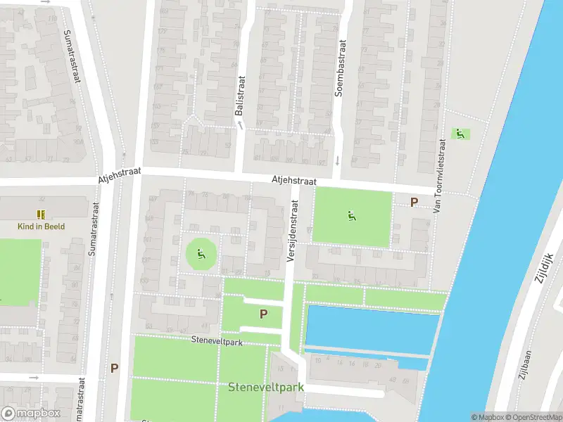 Ambulance met grote spoed naar de Versijdenstraat in Leiden