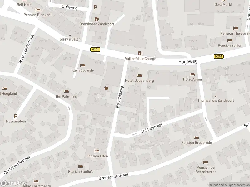 Ambulance met grote spoed naar de Paradijsweg in Zandvoort