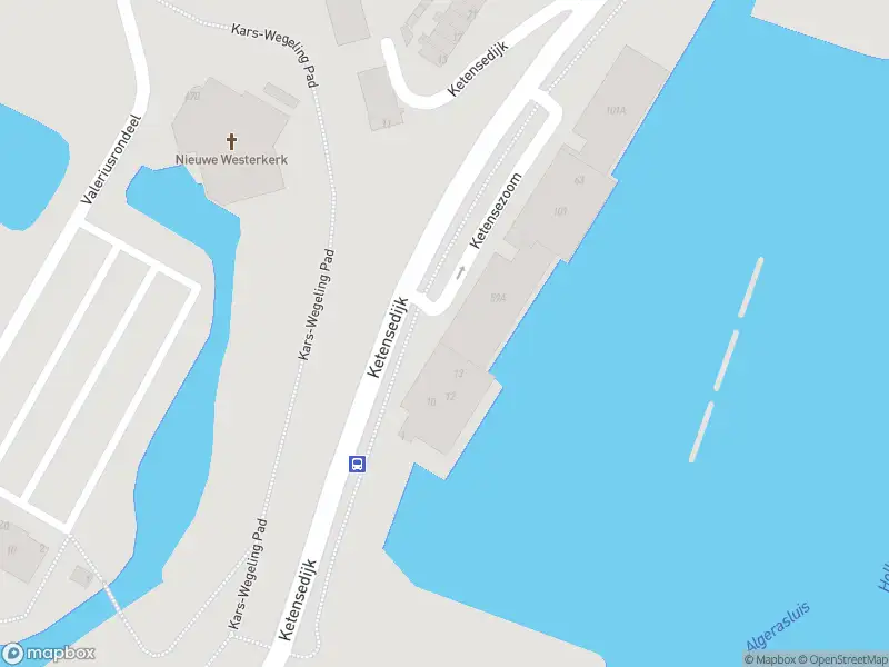 Brandweer naar de Ketensedijk in Capelle aan den IJssel vanwege voertuigen te water