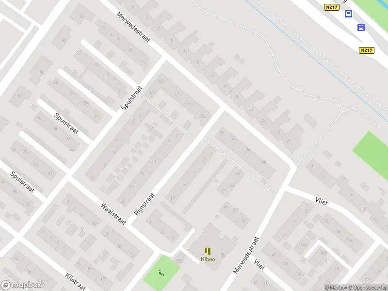 Ambulance met gepaste spoed naar de Rijnstraat in Maasdam