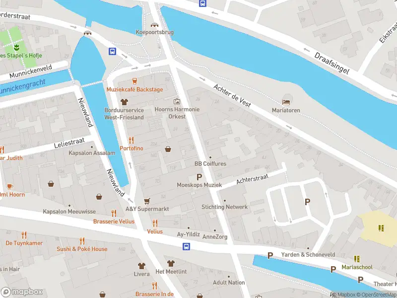 Ambulance met gepaste spoed naar de Achterstraat in Hoorn