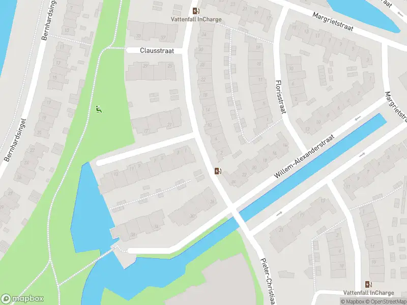 Brandweer met gepaste spoed naar de Clausstraat in Breda vanwege een buitenbrand
