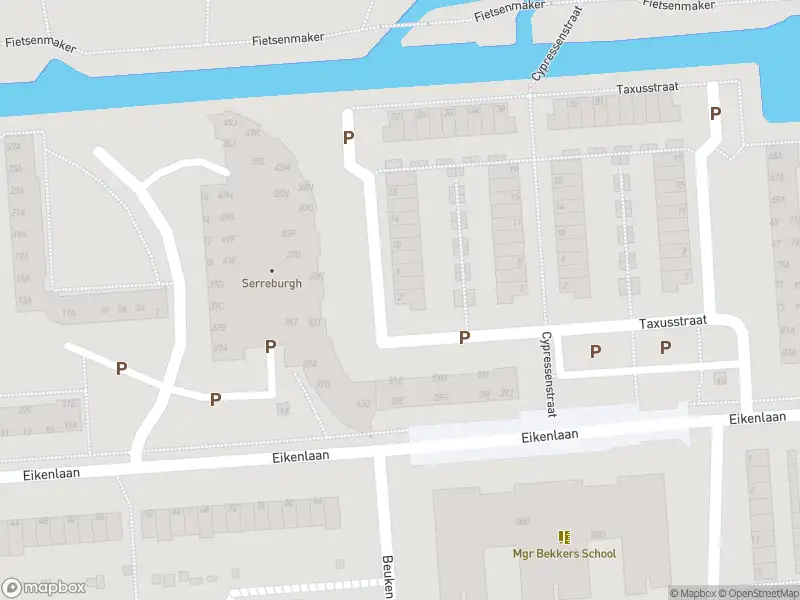 Ambulance met grote spoed naar de Plataanstraat in Spijkenisse